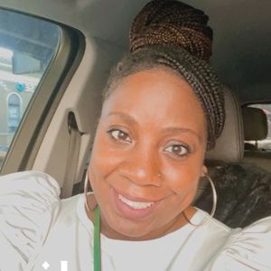 Meet your Posher, Natia